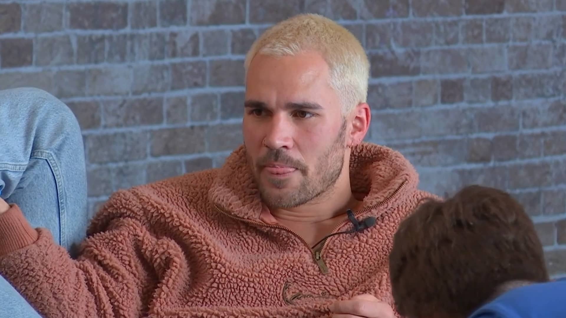 De Bondgenoten: Beau showt zijn flirt skills