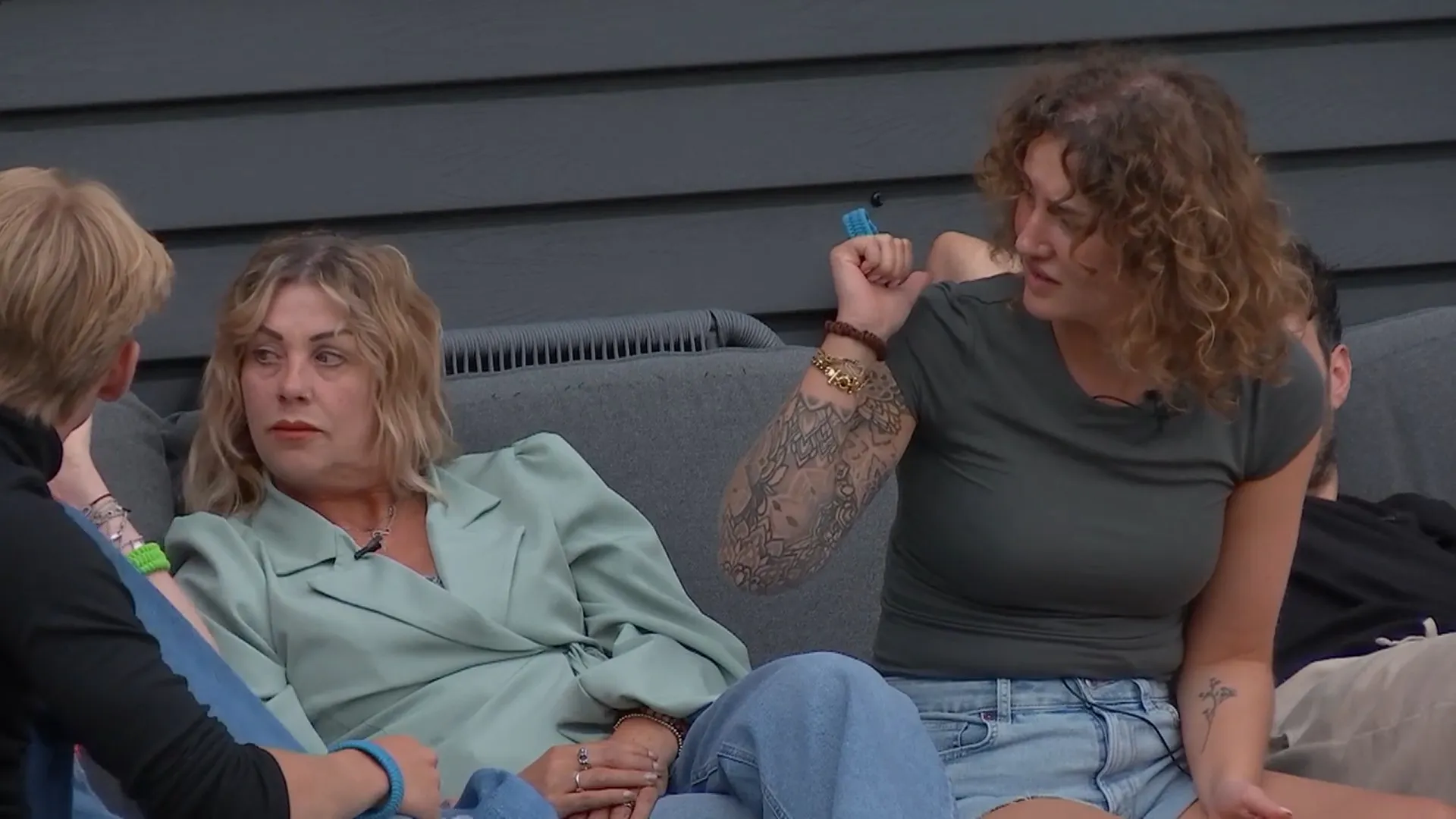 De Bondgenoten: Julia vindt het onzin!
