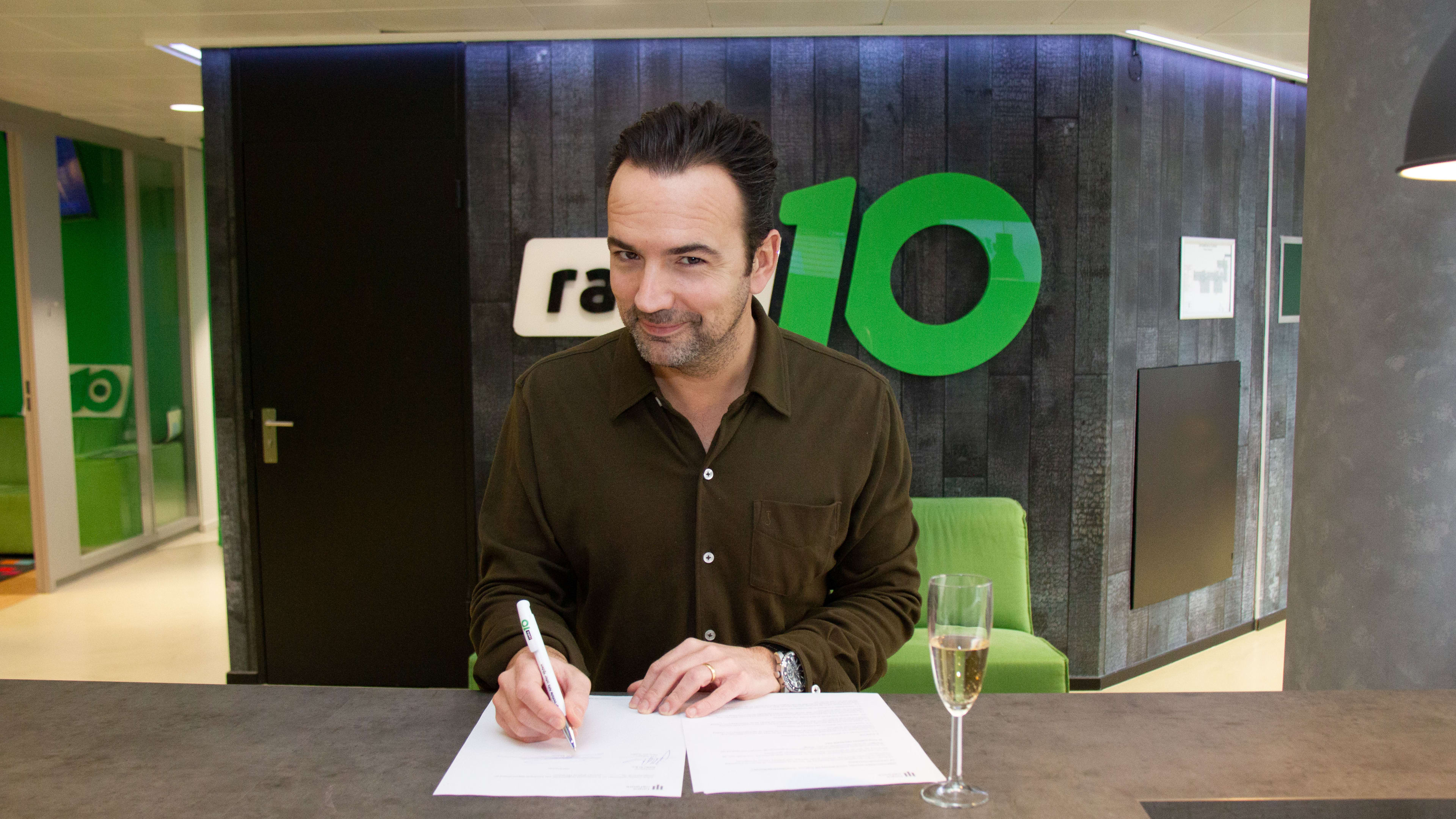 Radio 10 en Gerard Ekdom gaan samen door