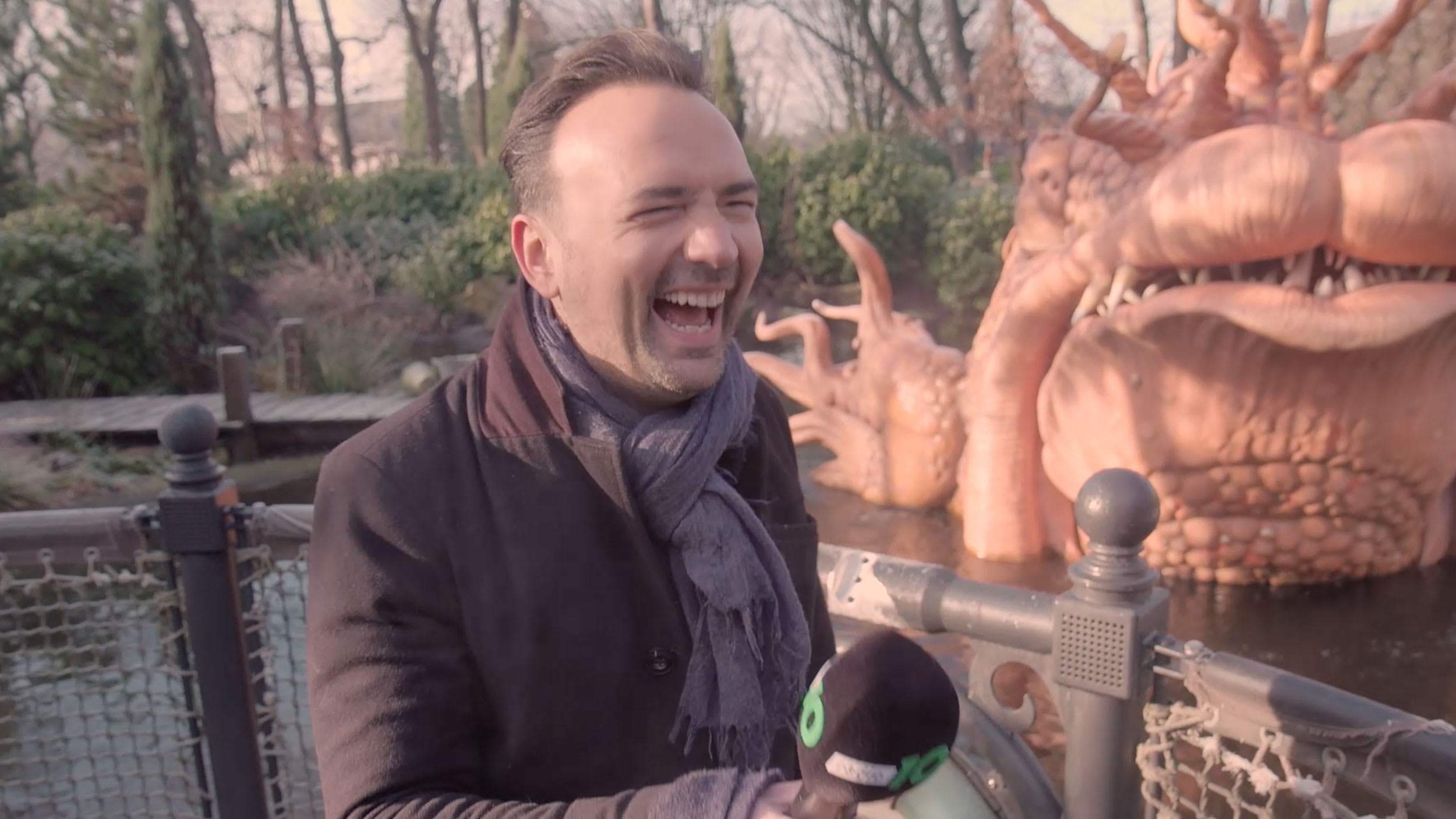 Gerard krijgt een wonderlijke rondleiding door het Sprookjesbos