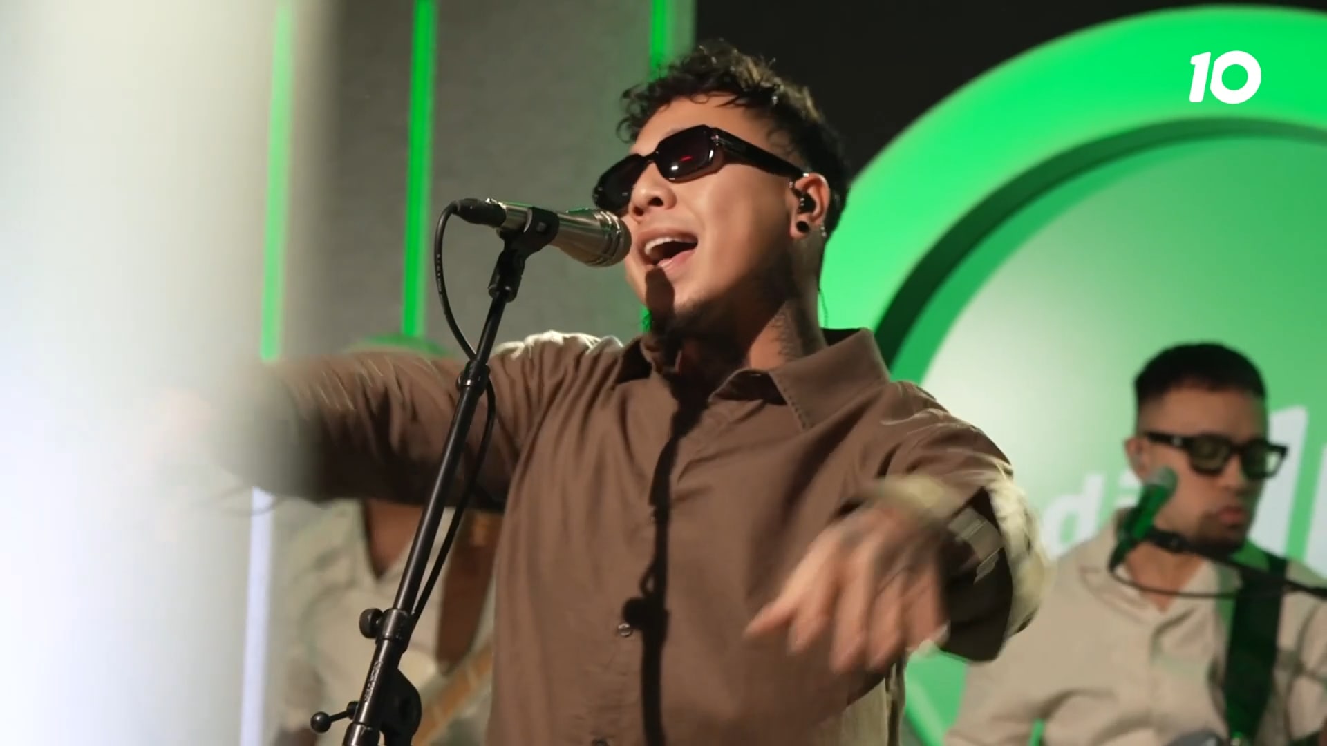 Bruno Mars tributeband Treasure met een geweldige versie van Uptown Funk