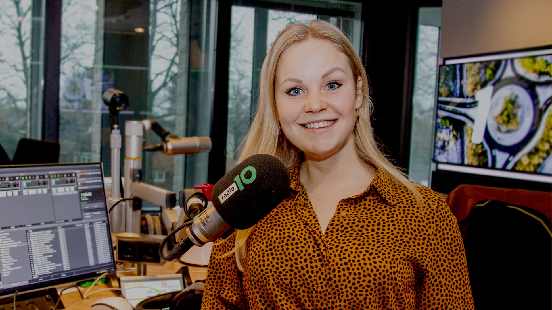 Leuk nieuws! Iris Schut is nieuwslezer in de middag 🎙️