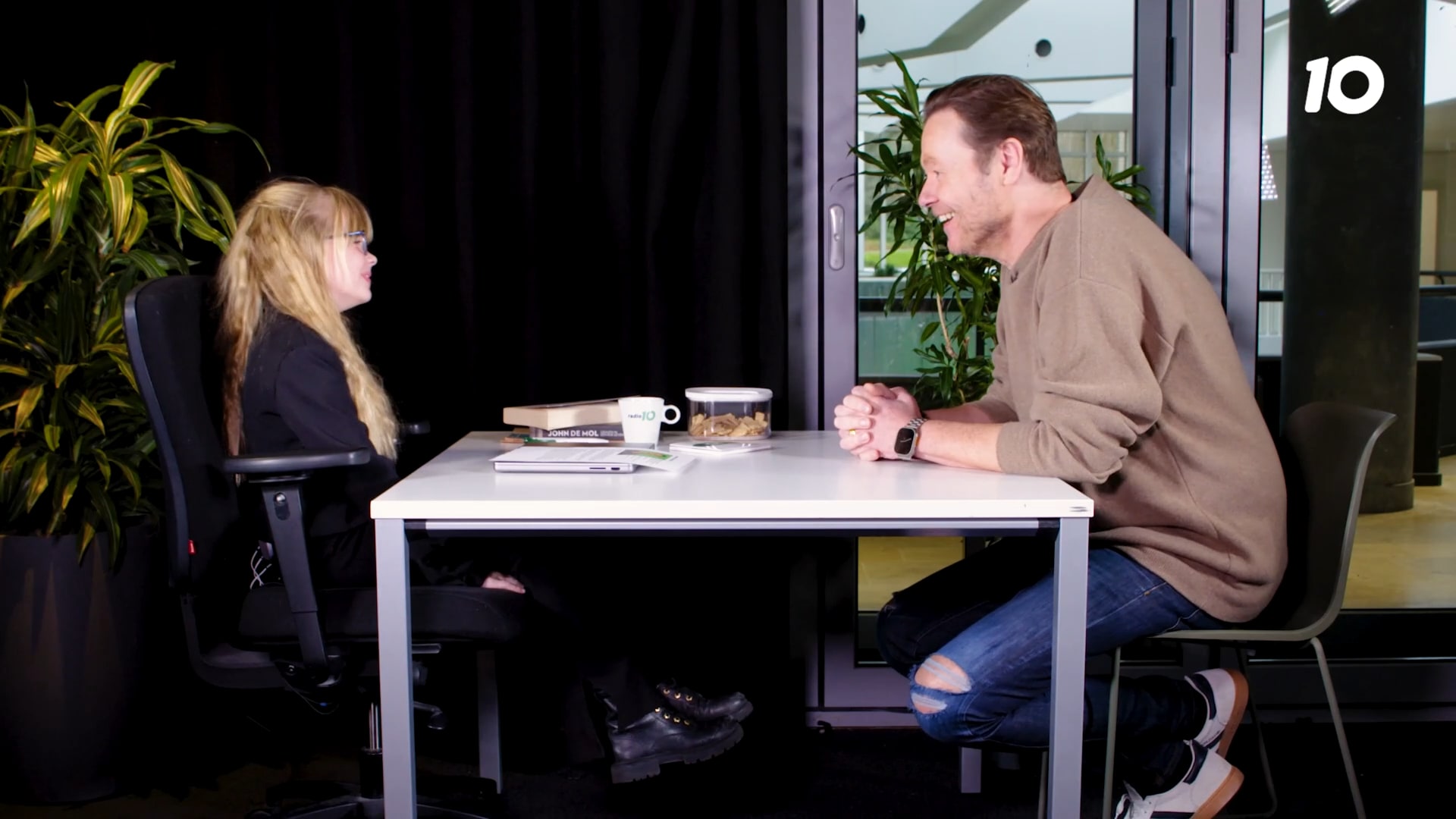 Het is tijd voor een evaluatiegesprek met Gijs Staverman