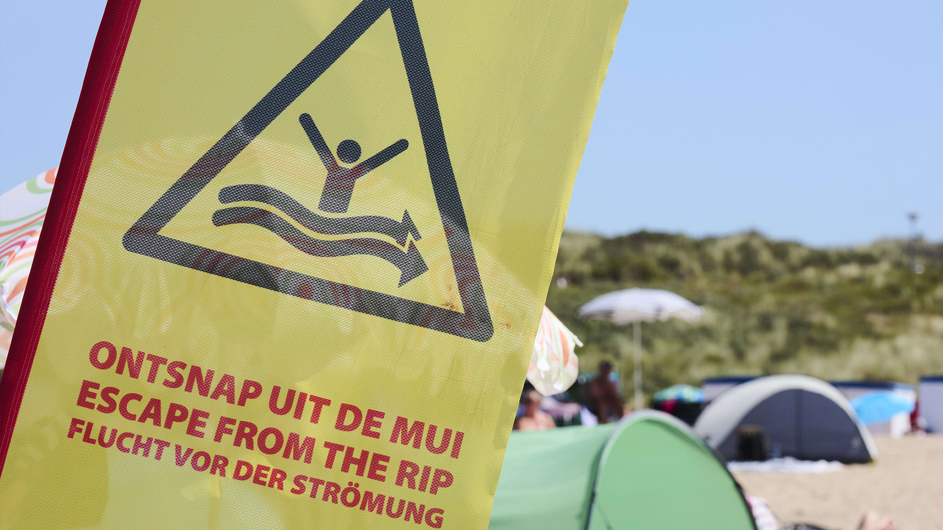 Dit moet je doen als je tijdens het zwemmen in zee in een mui belandt