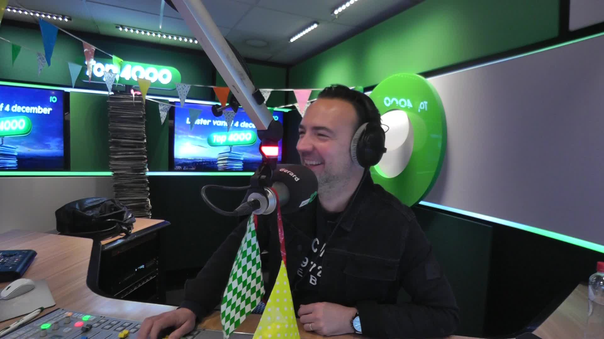 Gerard verrast door Evelien: Hij zit dertig jaar op de radio!