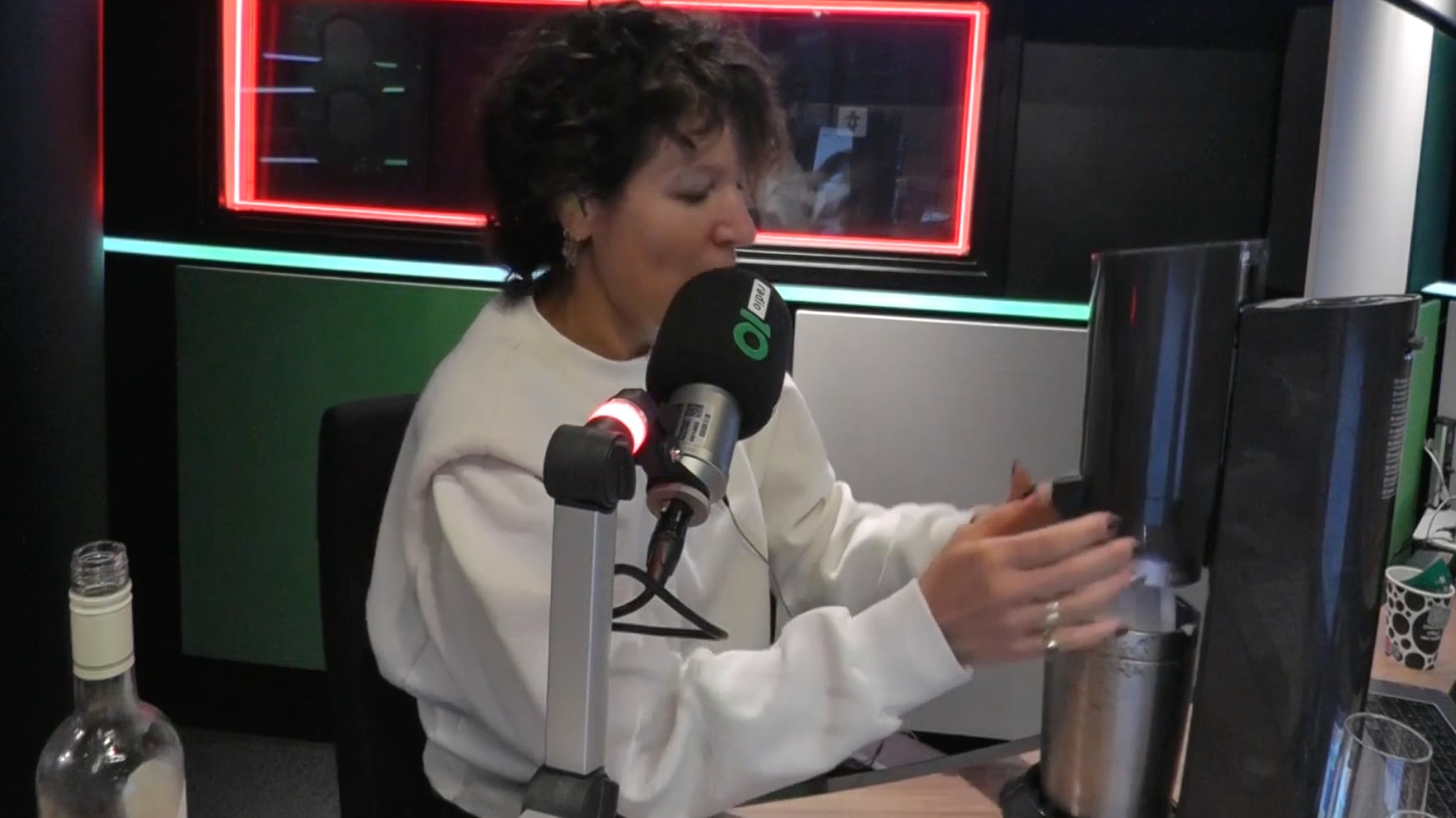 Eveliens champagne experiment gaat gruwelijk mis