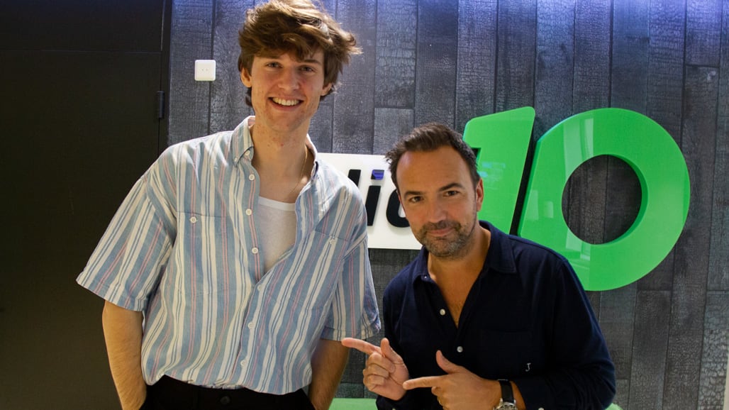 Blanks speelt 'Never Have I Ever' live in Ekdom in de Morgen
