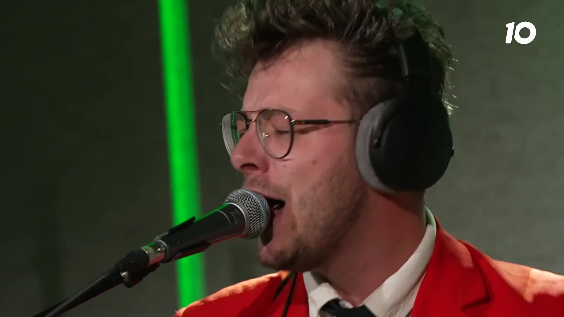Akoestische versie van Brommers Kieken door SUITZ!