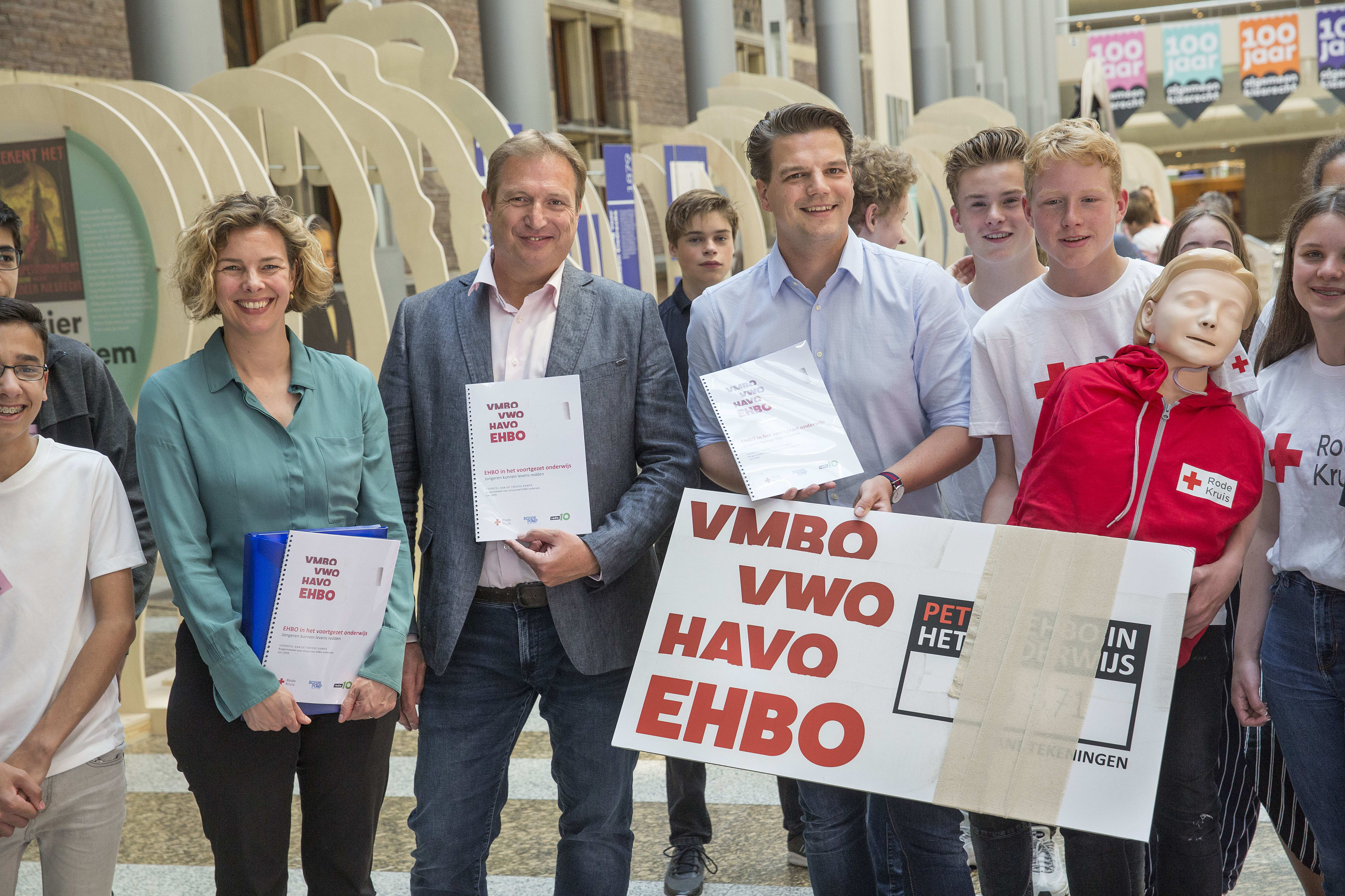 Meer dan 60.000 handtekeningen voor EHBO in het voortgezet onderwijs