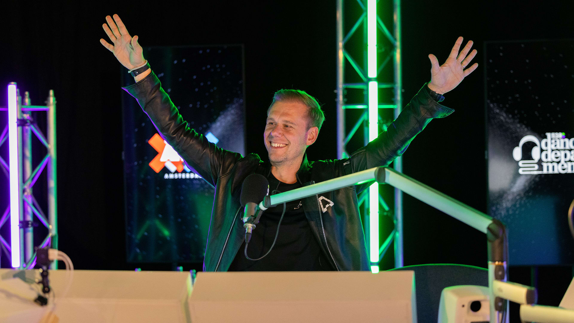 Dit was de eerste Dance Department van Armin van Buuren!