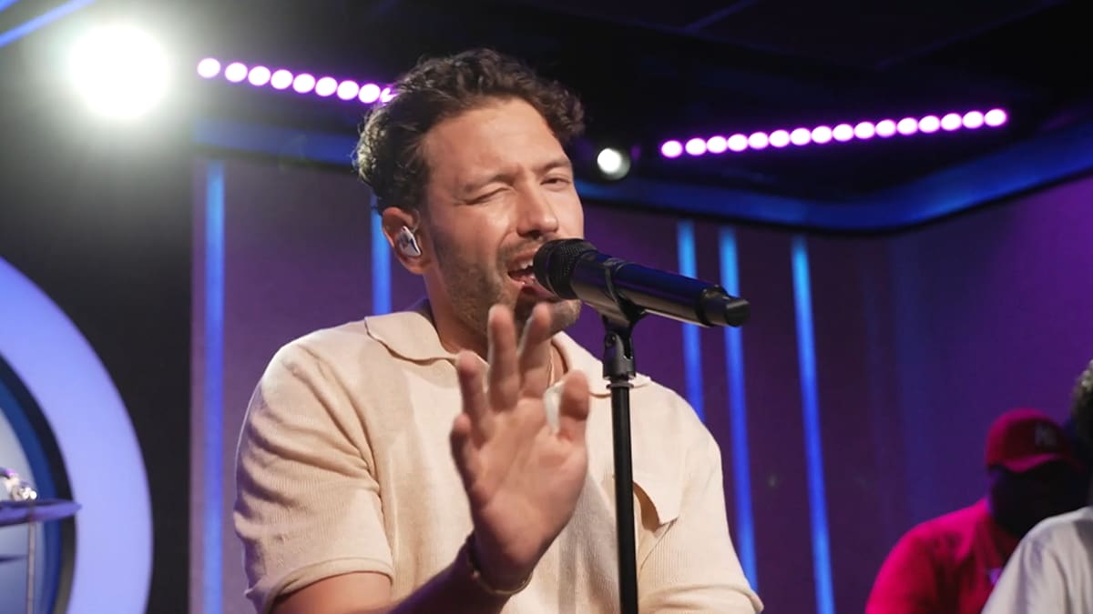 Rolf Sanchez gaat uit zijn comfortzone en rapt Ik Ga Hard voor de Millennium Top 1500!