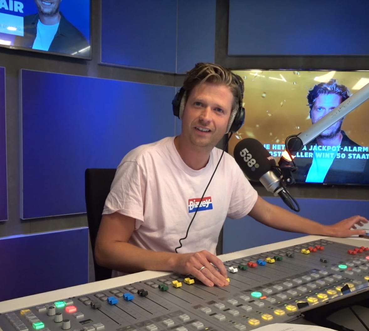 Wietze en Klaas regelen een nieuwe step voor een beroofd jochie van 9 jaar