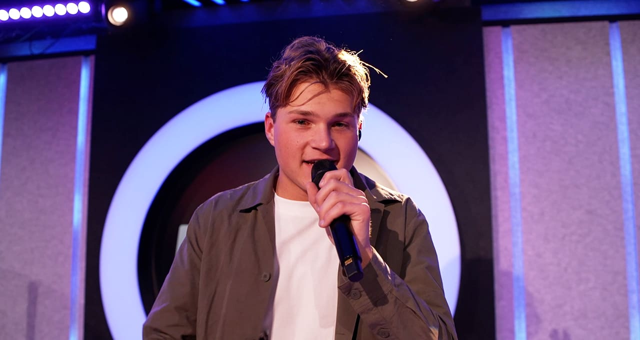 Samuel Welten live met zijn hit Echte Liefde Is Te Koop!
