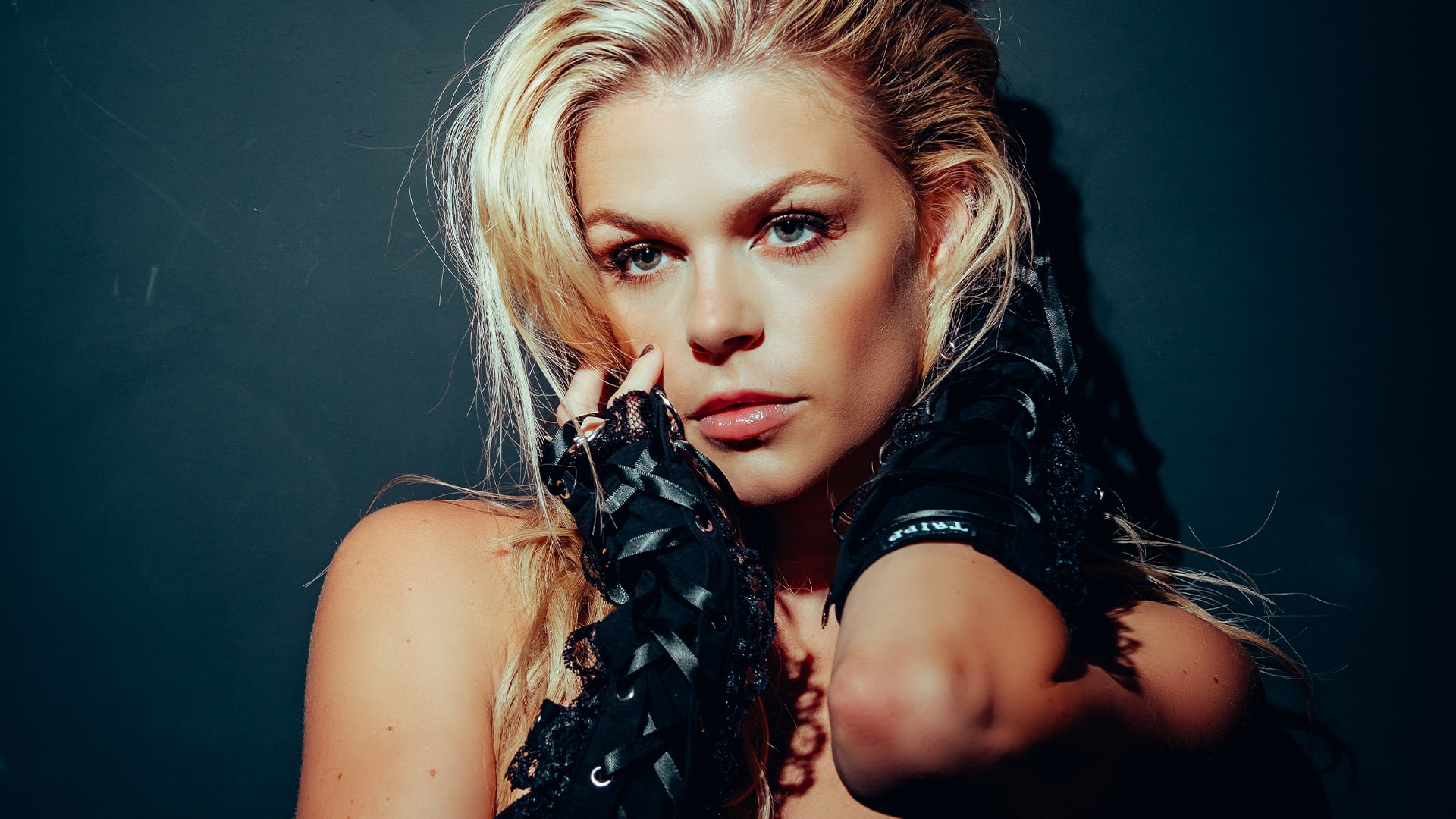 January Without You van Davina Michelle is de nieuwe 538 Favourite!