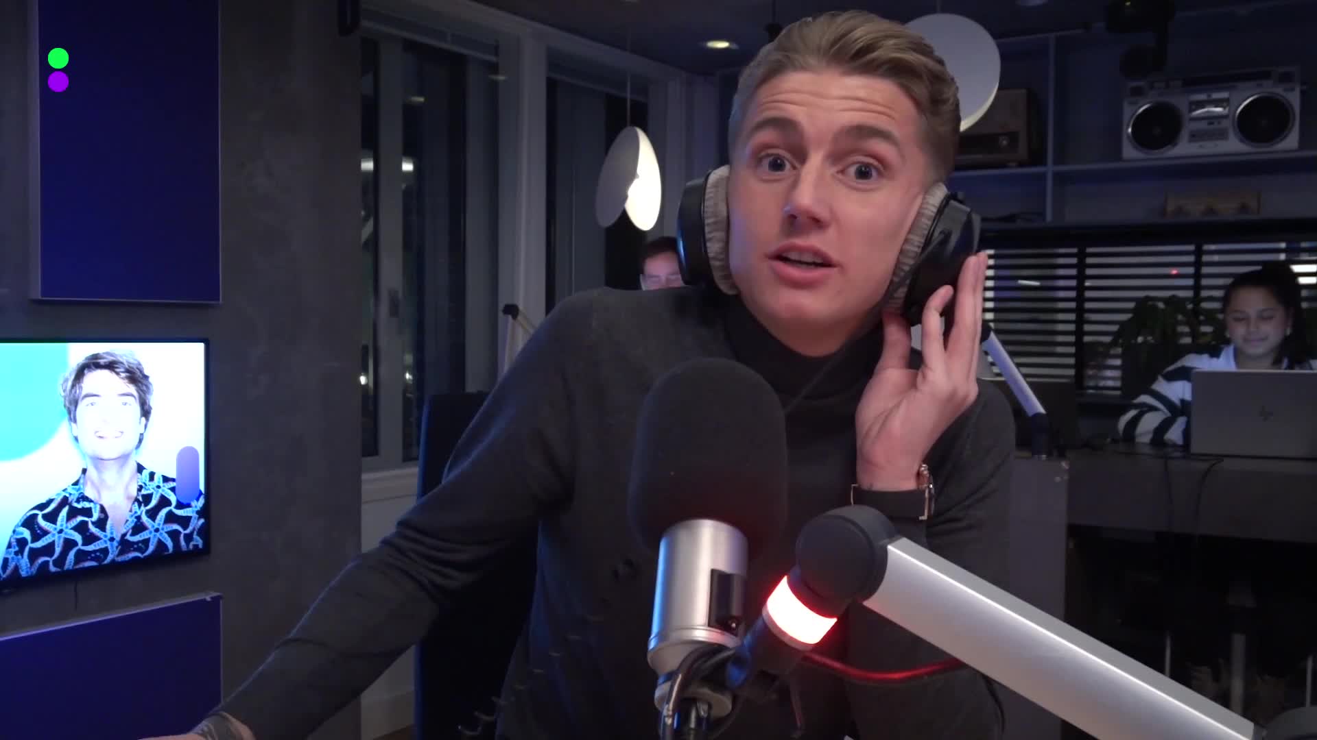 Mart Hoogkamer brengt nieuw leven in Bassie & Adriaan-hit!