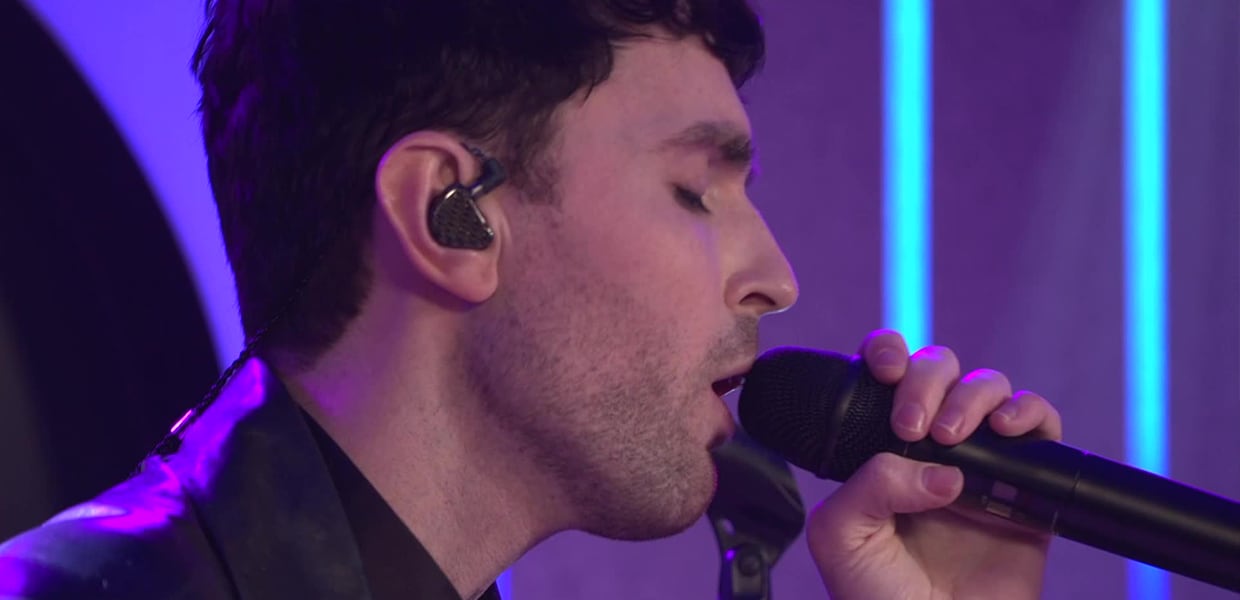 Duncan Laurence maakt indruk met live-versie nieuwe single!