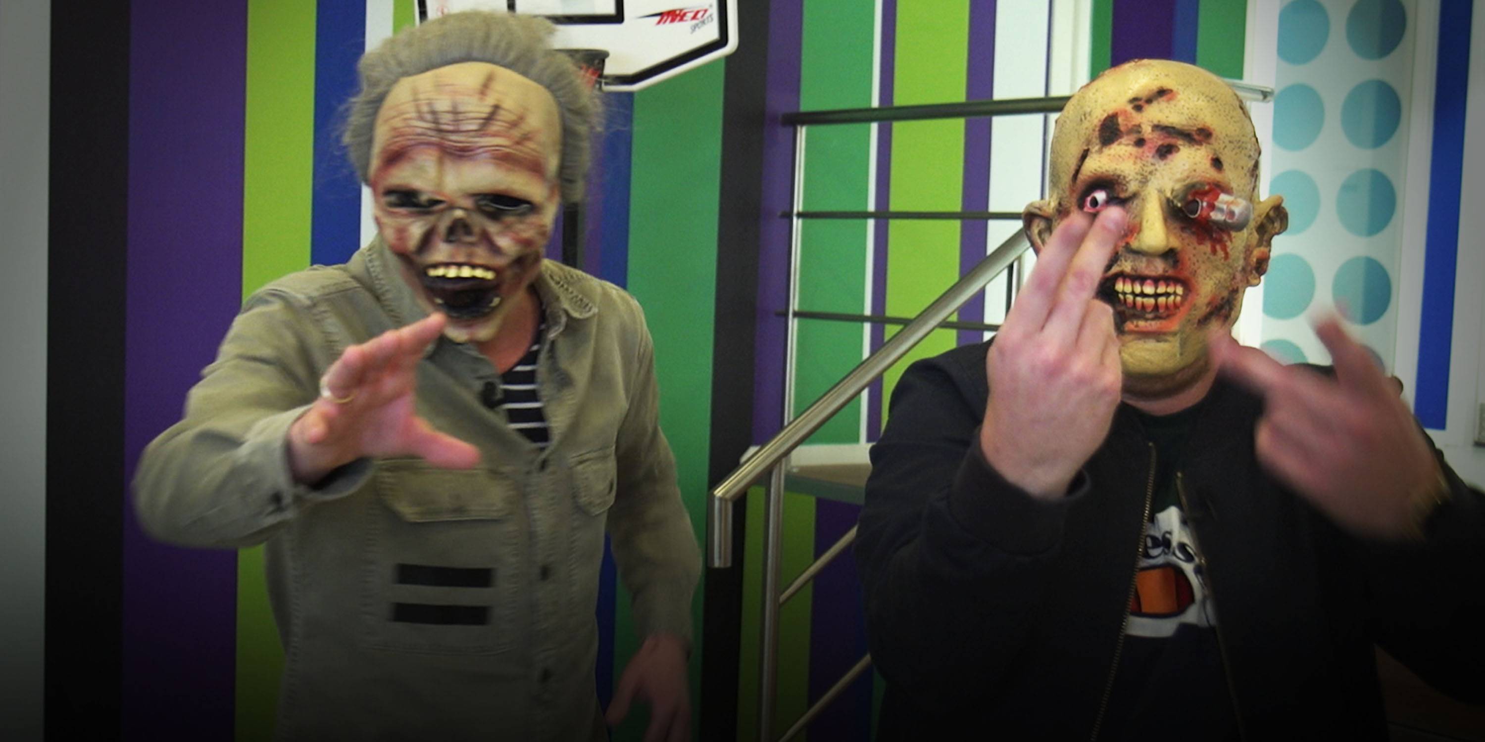 Wietze en Chris testen Halloween-pranks op hun collega's!
