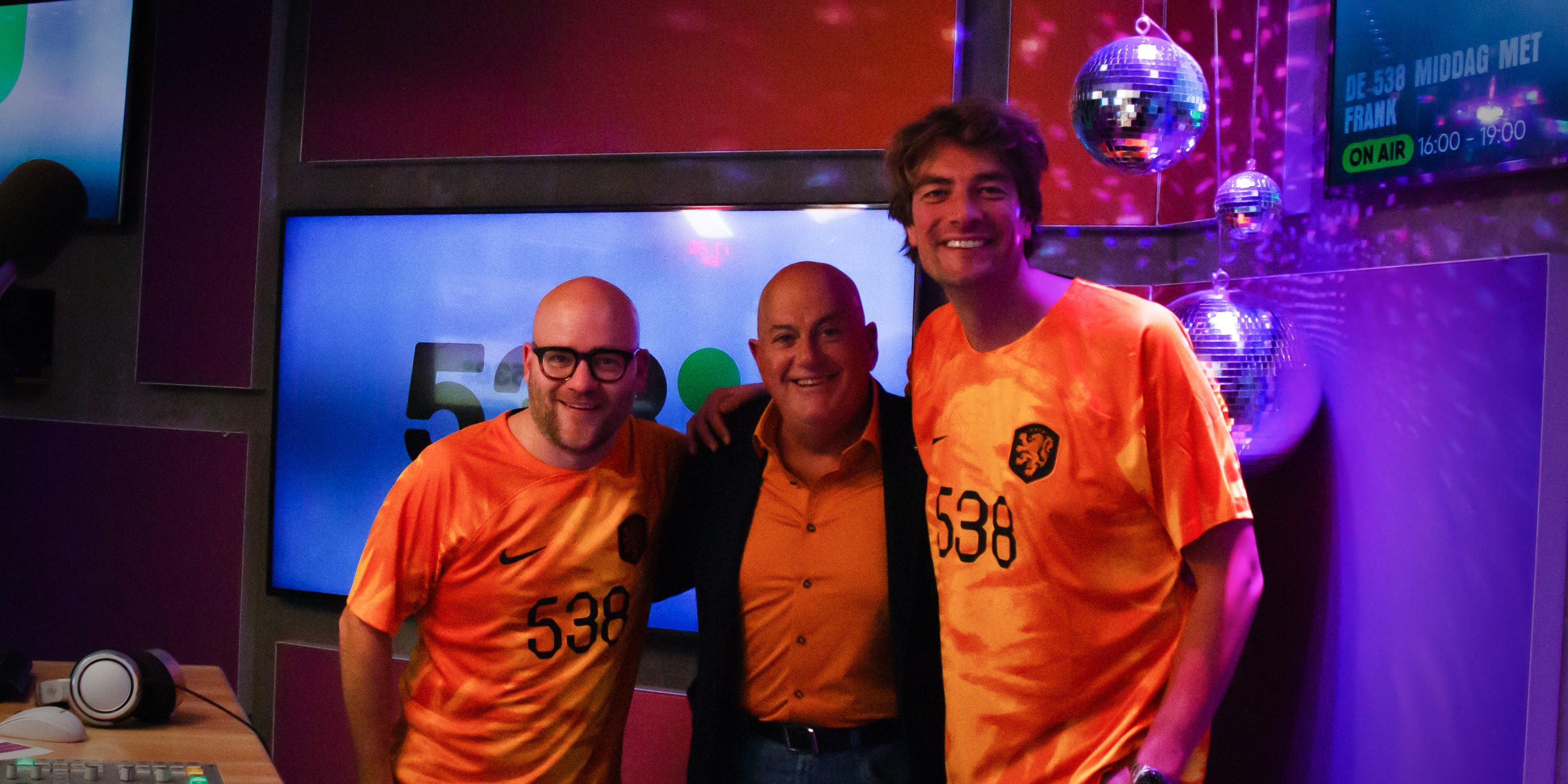Jack van Gelder nodigt 538 uit voor Huis van Oranje!