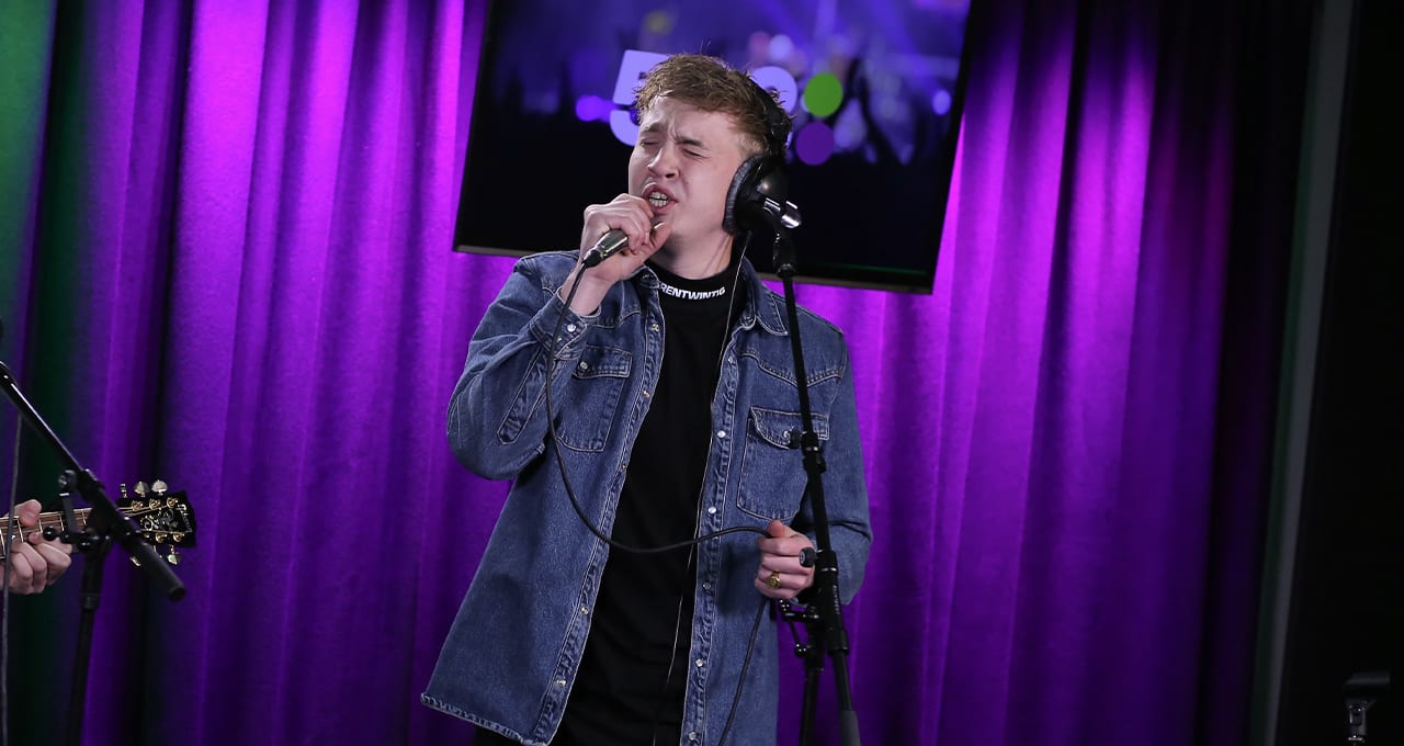 Kippenvel! Snelle met live-versie van Ze Kent Mij