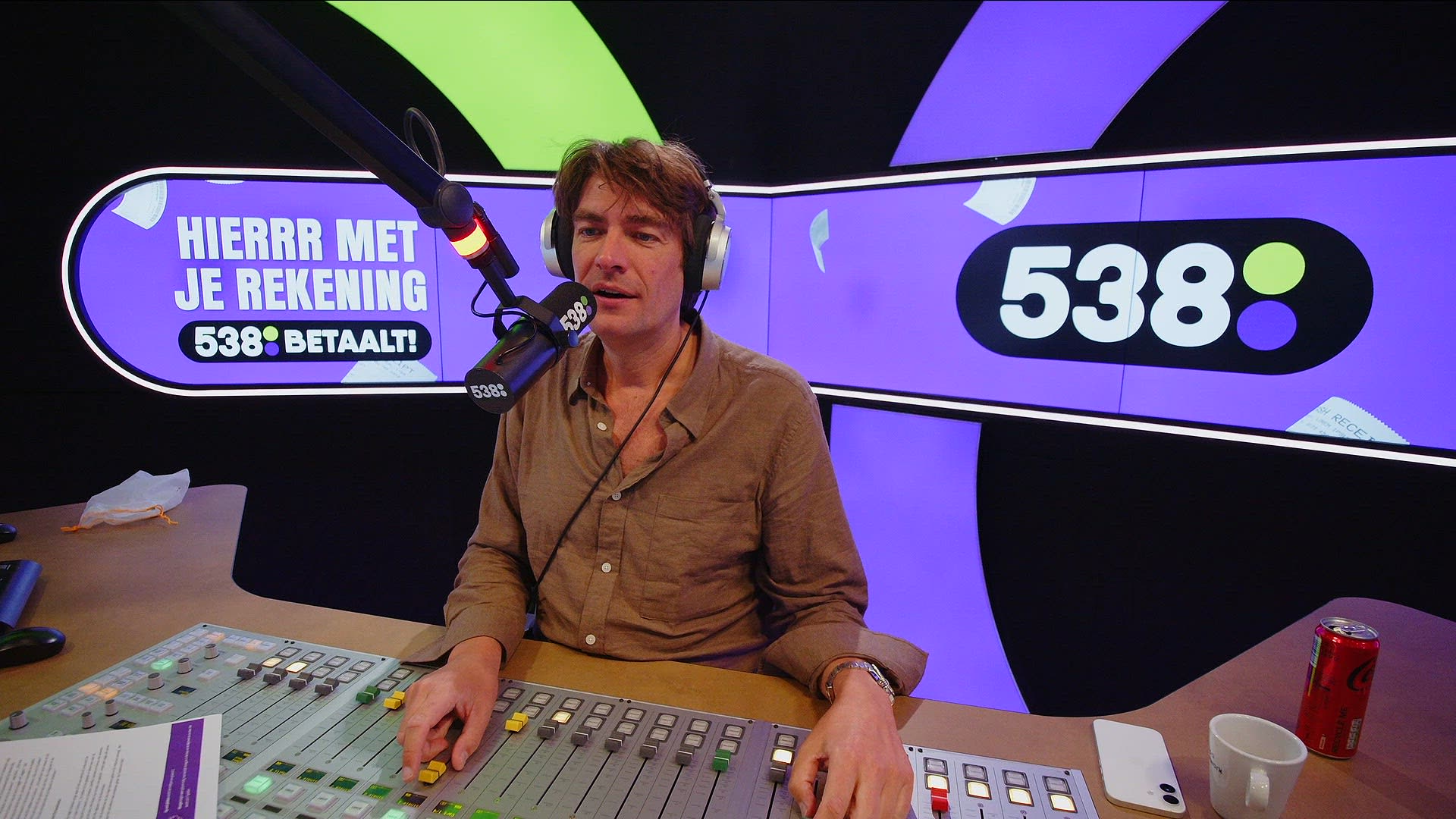 Vermomde overvaller beroofde een lief oud vrouwtje van 94!