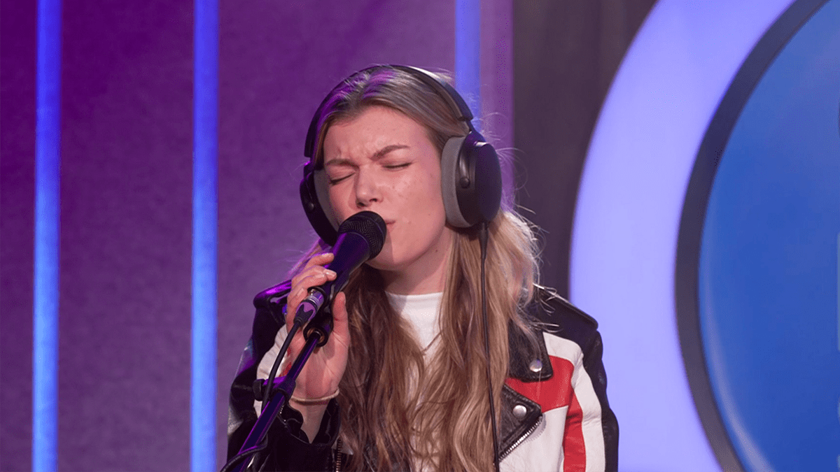 Hannah Mae verklapt voor wie ze Waterdicht schreef