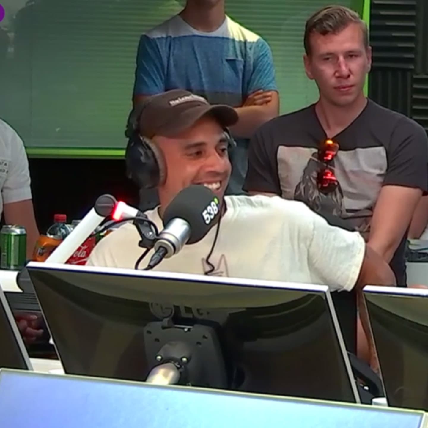 Bizzey: 'Mijn moeder is heel boos op mij vanwege dit nummer!’ 😱
