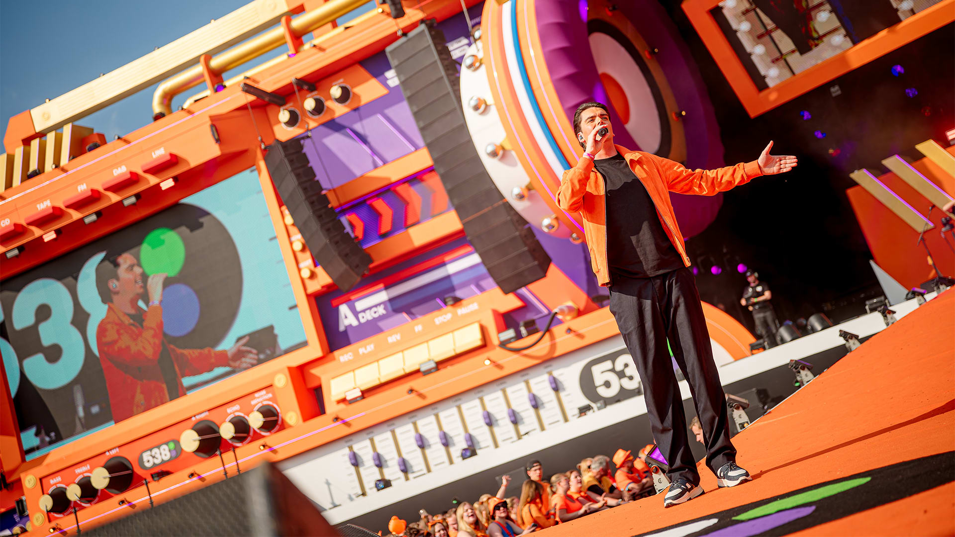 Yves Berendse doet Alleen Met Jou en Terug In De Tijd op 538 Koningsdag