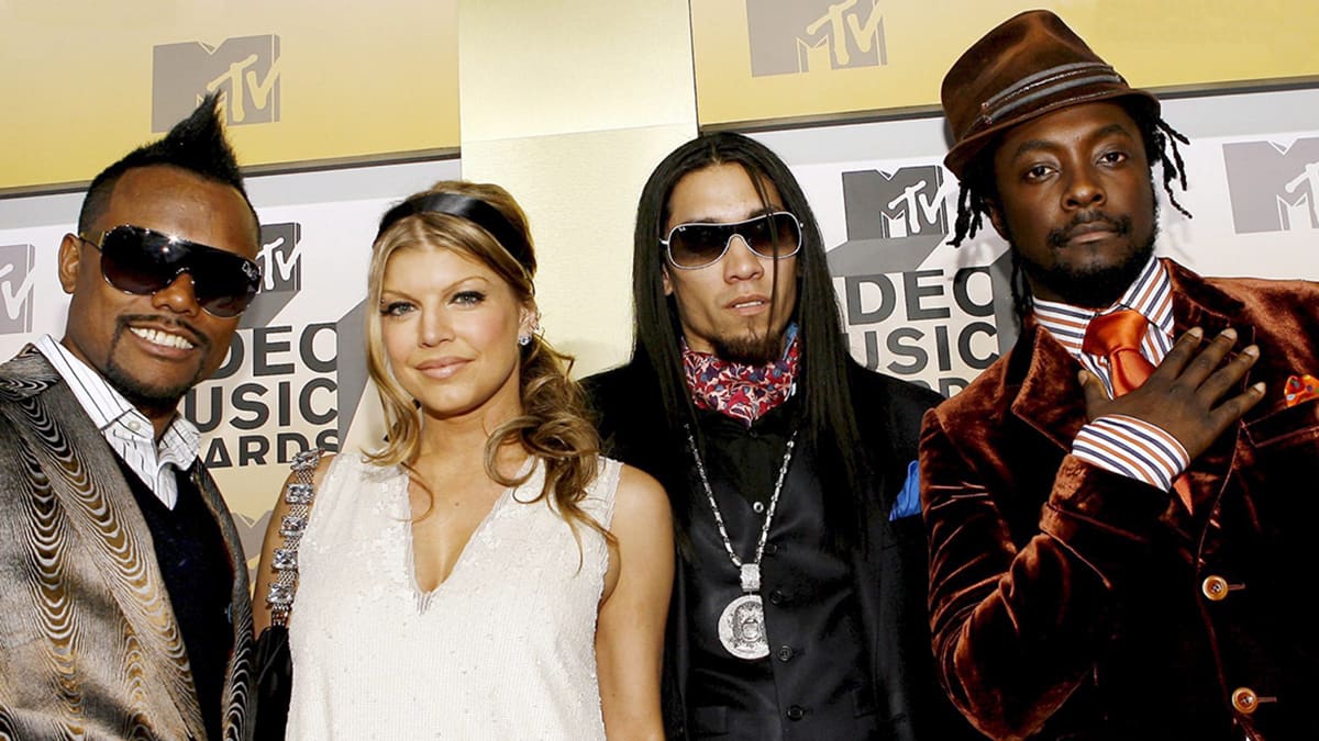 Terug naar de zomer van 2006: The Black Eyed Peas op #1 met Mas Que Nada
