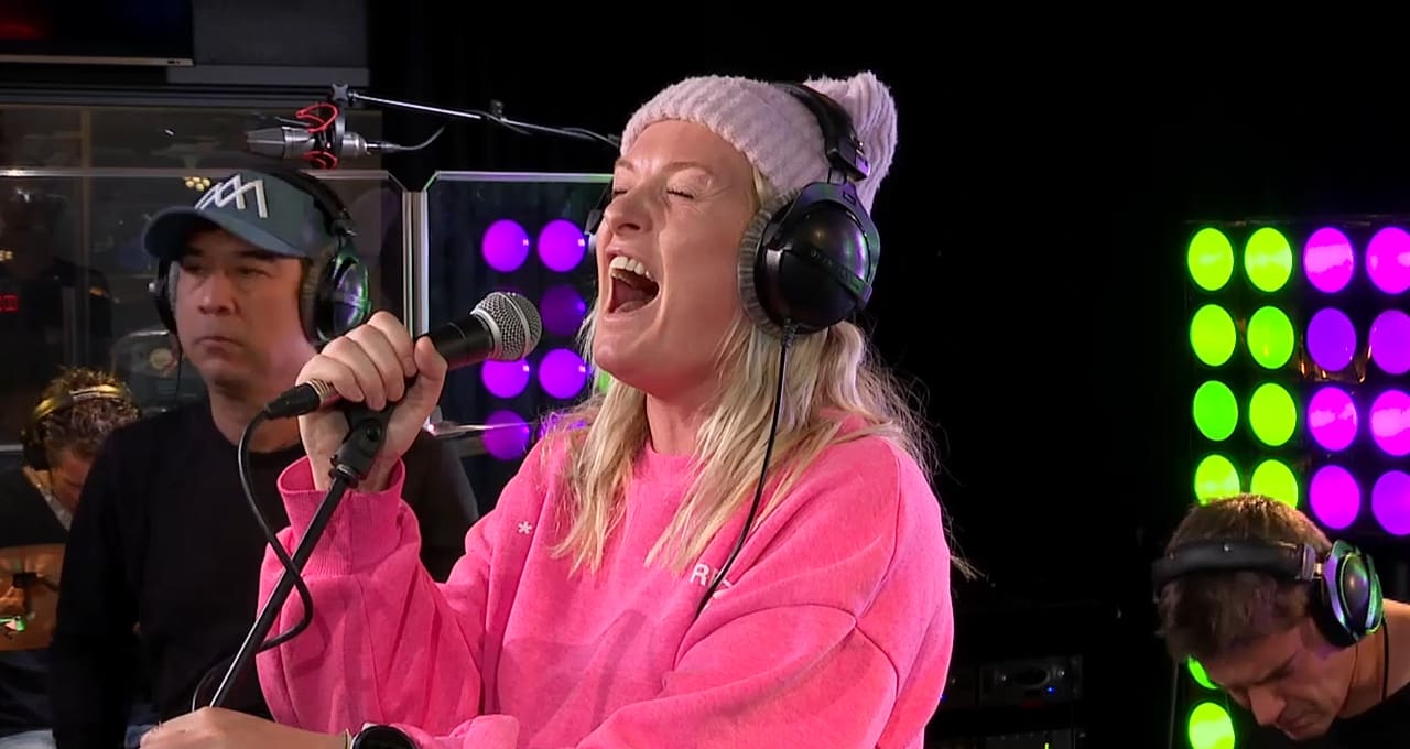 Gaat Miss Montreal wéér knallen met haar kerstsingle?