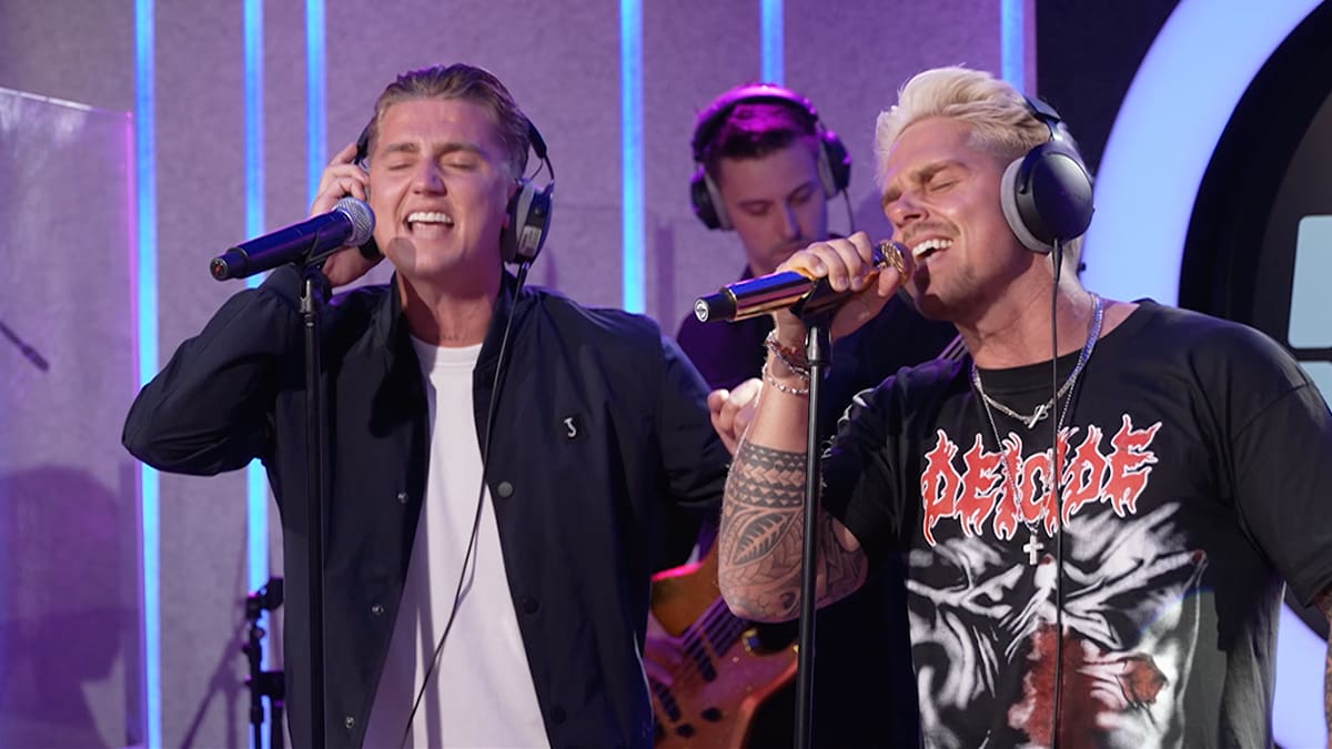 André Hazes en Mart Hoogkamer doen hun nieuwe single Zij Is Van Mij live op 538!