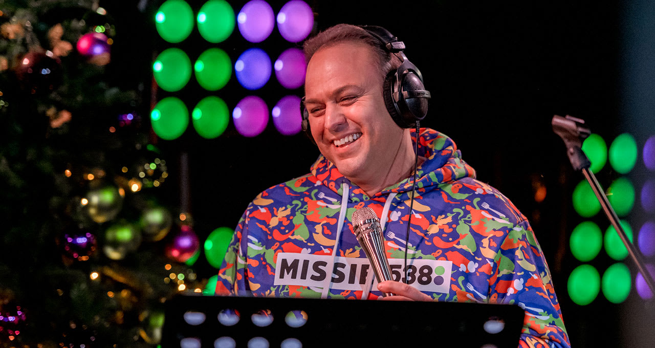 Wat een held! Frans Bauer covert Oerend Hard!
