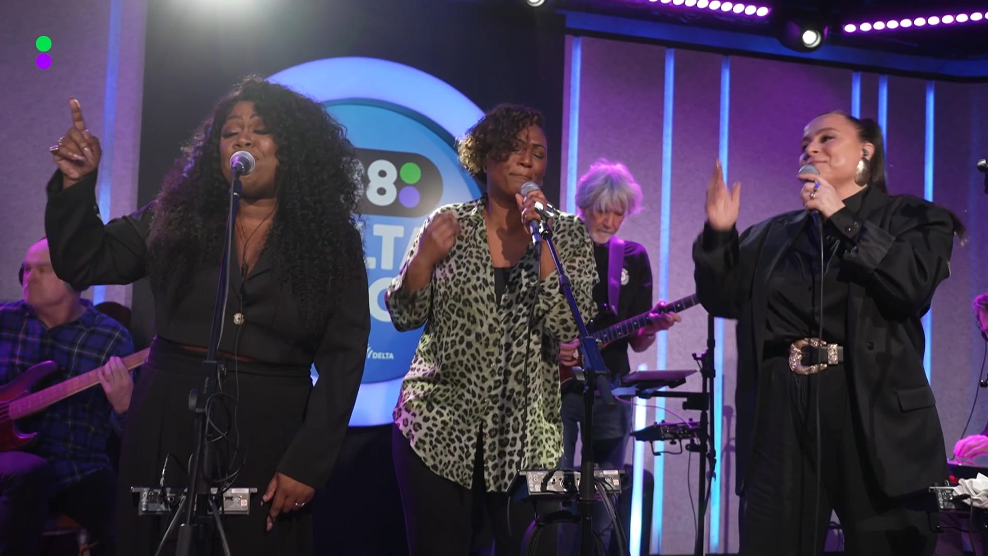 Ladies of Soul doen medley bij Evers & co.!