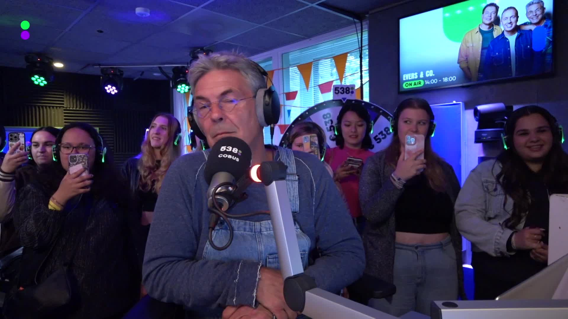 Fans in de studio bij Mark Ambor!
