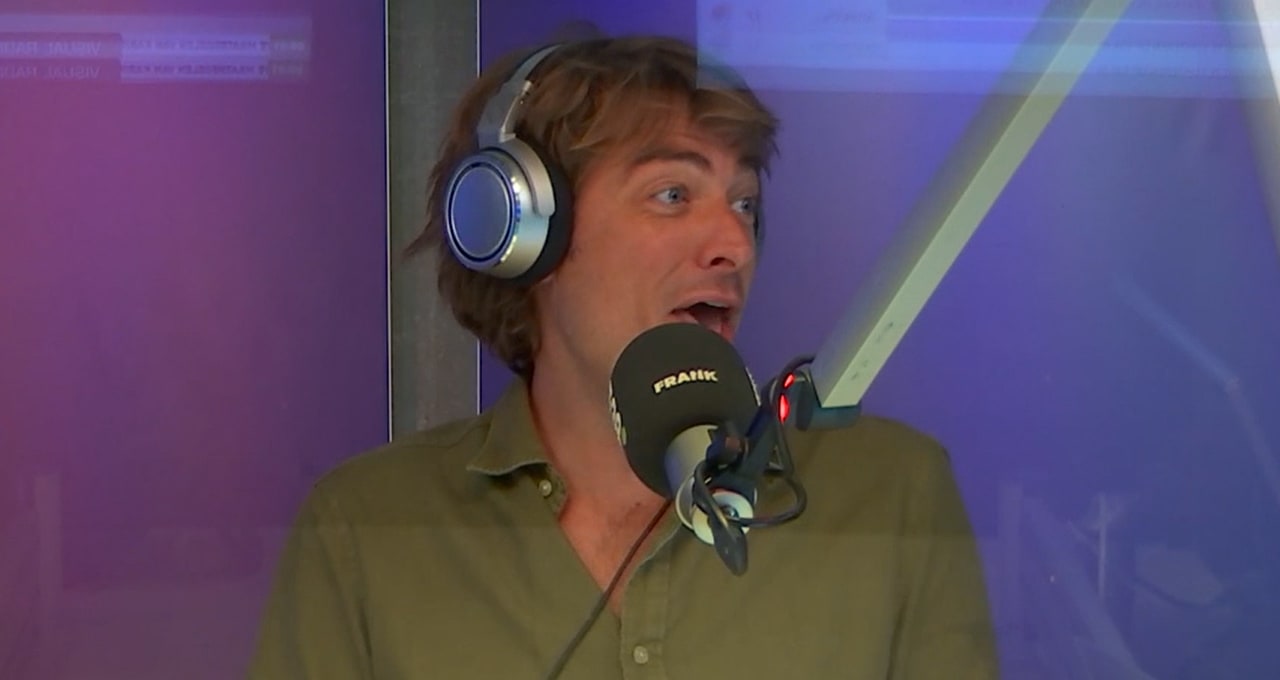 LOL! Jeff heeft een rekening voor bezoek aan laserstudio door vriendin