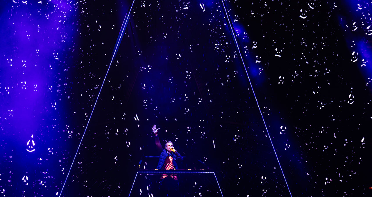 Een knallende eindshow van Armin van Buuren!