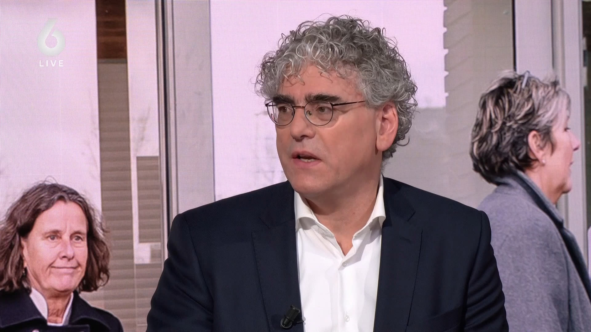 Migratiecijfers dalen, komt dit door Fabers beleid?