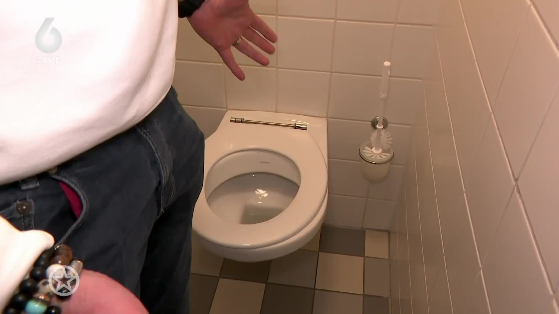 Vieze toiletten bij Casa Hazes