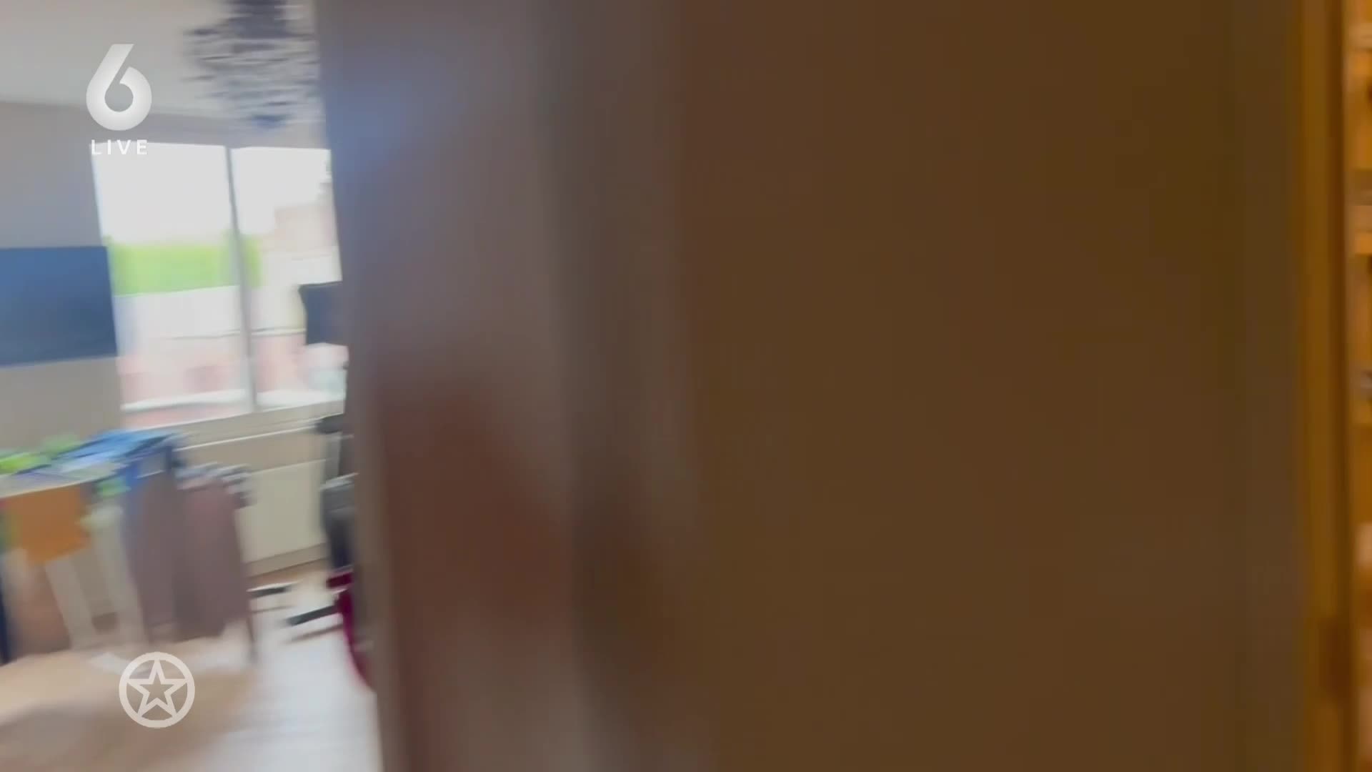 Koning als gabberende Joost Klein