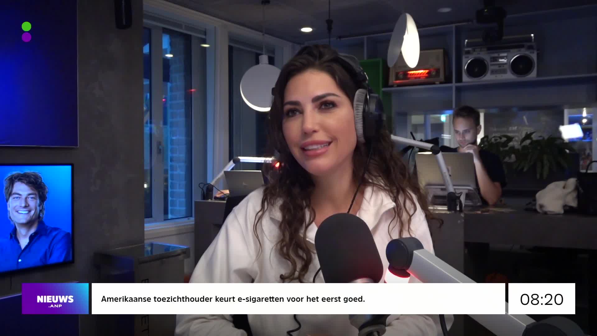 Vrijgezelle Yolanthe heeft geen gebrek aan mannelijke aandacht