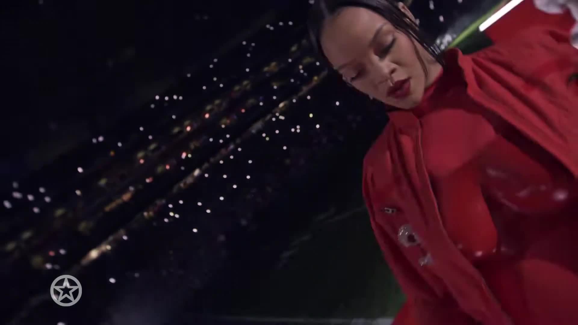 Rihanna heeft een verrassing tijdens de Superbowl