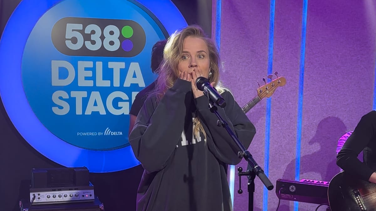 Wekker van Ilse Delange gaat af tijdens optreden in De 538 Ochtendshow