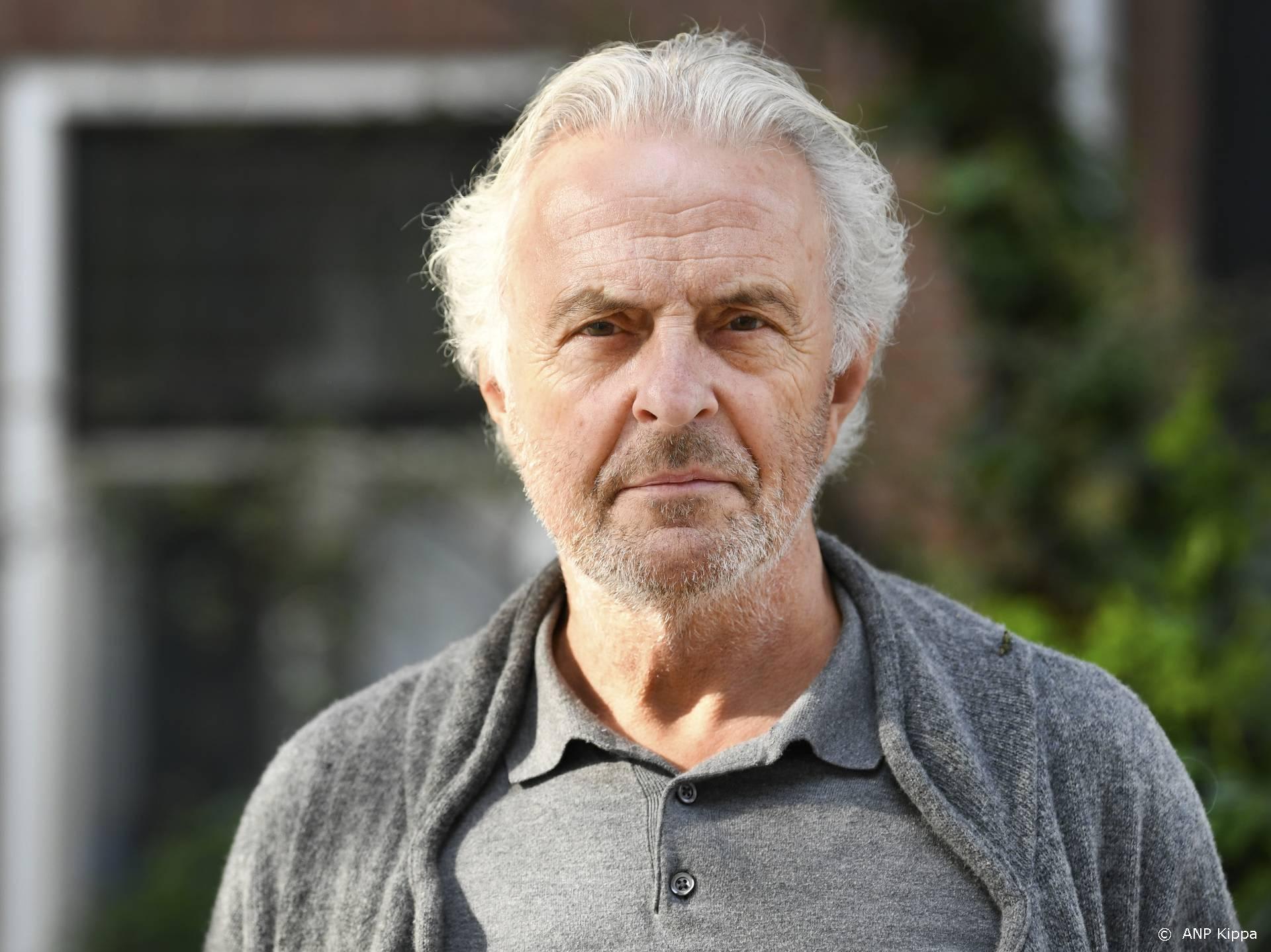 Huub Stapel verwelkomt kleinkind 