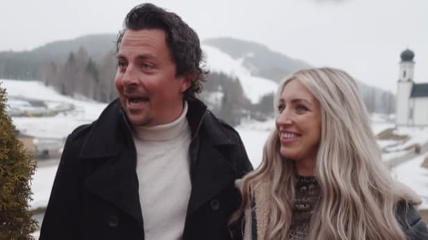 ZIEN: Eerste ZOENFOTO van Mike en Denise uit Winter Vol Liefde | Shownieuws