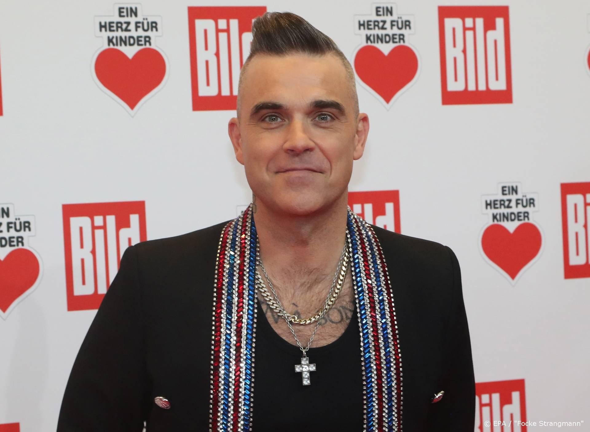 Robbie Williams wil controversiële clip Rock DJ overdoen