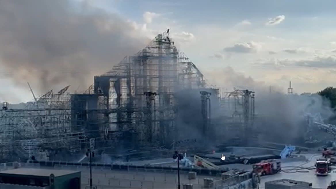 Tomorrowland gaat door ondanks verwoestende brand hoofdpodium