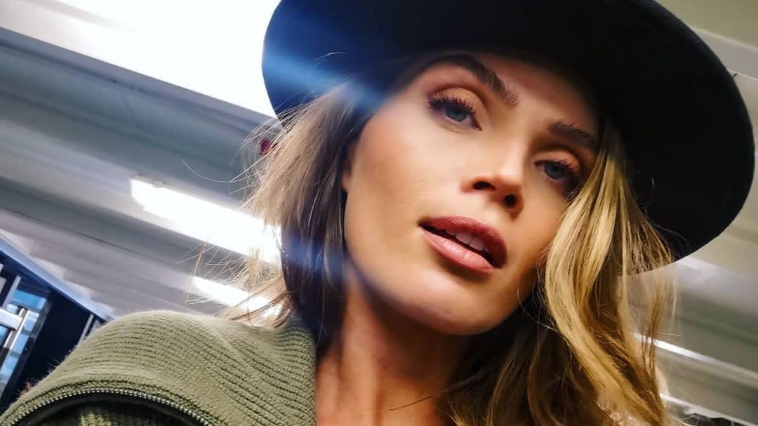 Kim Feenstra openhartig over relatie na bevalling eerste kind