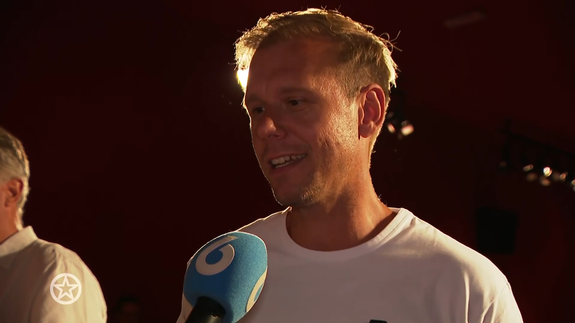 Armin van Buuren op 'bizarre manier behandeld' door selectiecommissie songfestival