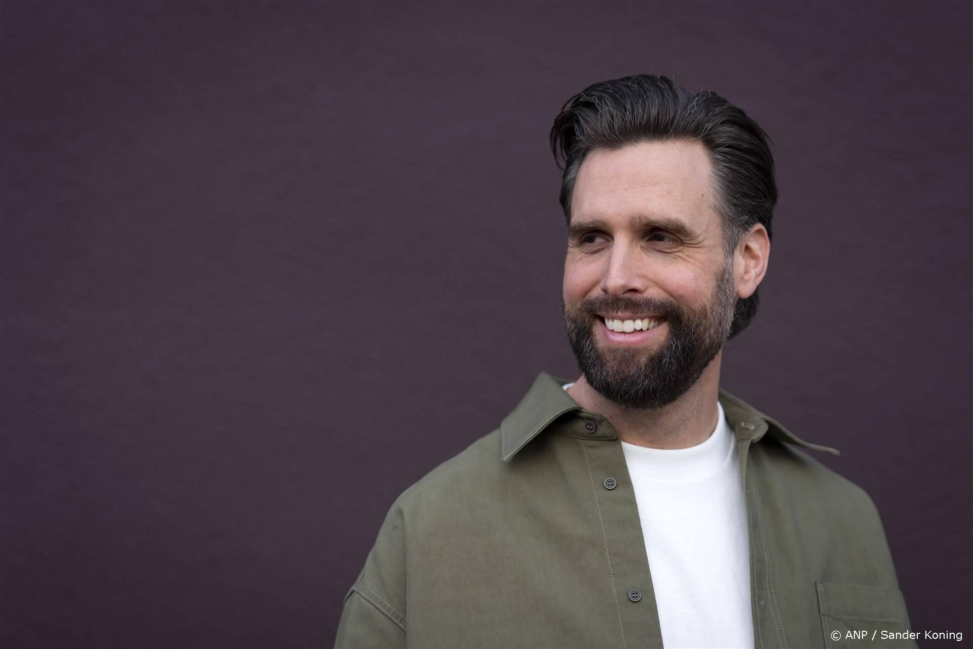 Nick Schilder deelt bizarre slaapgewoonte 