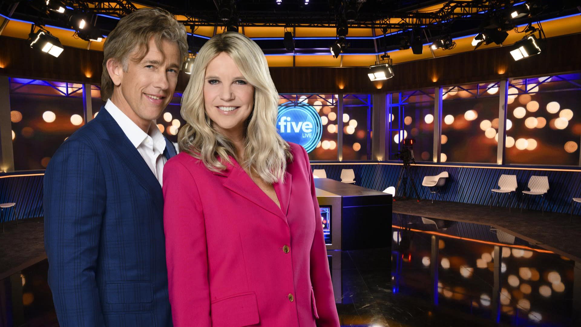 ZIEN: Nieuwe beelden van komische serie FIVE LIVE met Linda de Mol 