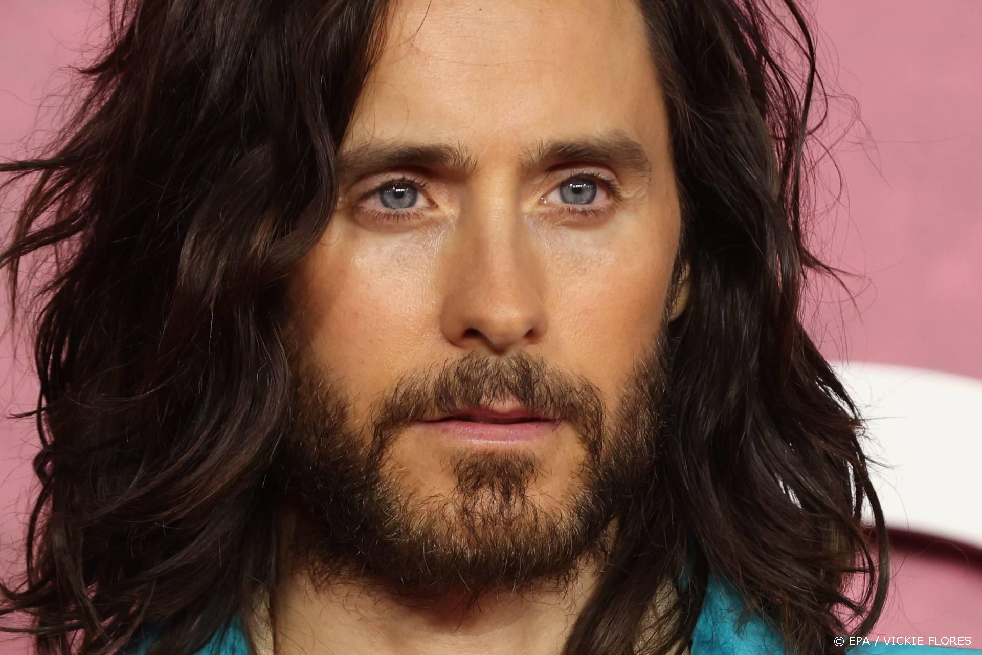 DEZE Amerikaanse acteur verloor baan door illegale wietverkoop